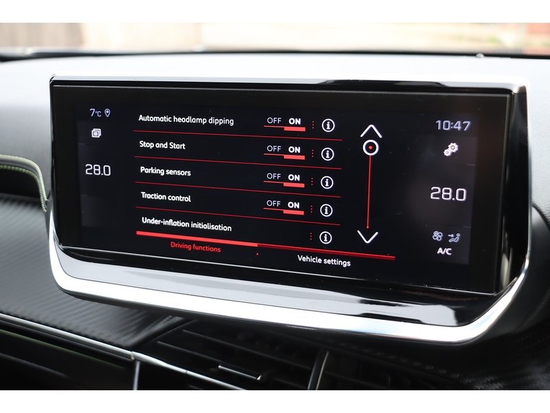 Peugeot 1.2 PURETECH GT LINE SUV 5DR PETROL MANUAL HEATED SEATS SATNAV BLUETOOTH DAB STEREO APPLE CARPLAY REAR CAMERA PARKING AIDS 2 OWNER ONLY 38000 MILES SH 72-74 Mitcham Road