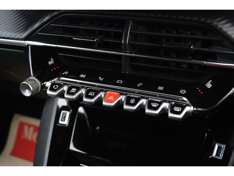 Peugeot 1.2 PURETECH GT LINE SUV 5DR PETROL MANUAL HEATED SEATS SATNAV BLUETOOTH DAB STEREO APPLE CARPLAY REAR CAMERA PARKING AIDS 2 OWNER ONLY 38000 MILES SH 72-74 Mitcham Road