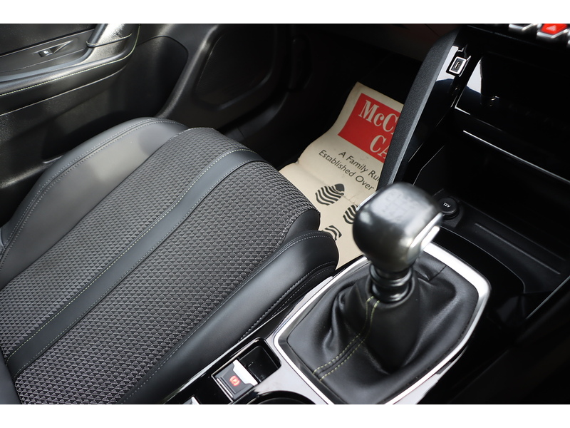 Peugeot 1.2 PURETECH GT LINE SUV 5DR PETROL MANUAL HEATED SEATS SATNAV BLUETOOTH DAB STEREO APPLE CARPLAY REAR CAMERA PARKING AIDS 2 OWNER ONLY 38000 MILES SH 72-74 Mitcham Road