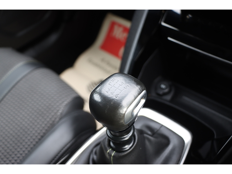 Peugeot 1.2 PURETECH GT LINE SUV 5DR PETROL MANUAL HEATED SEATS SATNAV BLUETOOTH DAB STEREO APPLE CARPLAY REAR CAMERA PARKING AIDS 2 OWNER ONLY 38000 MILES SH 72-74 Mitcham Road