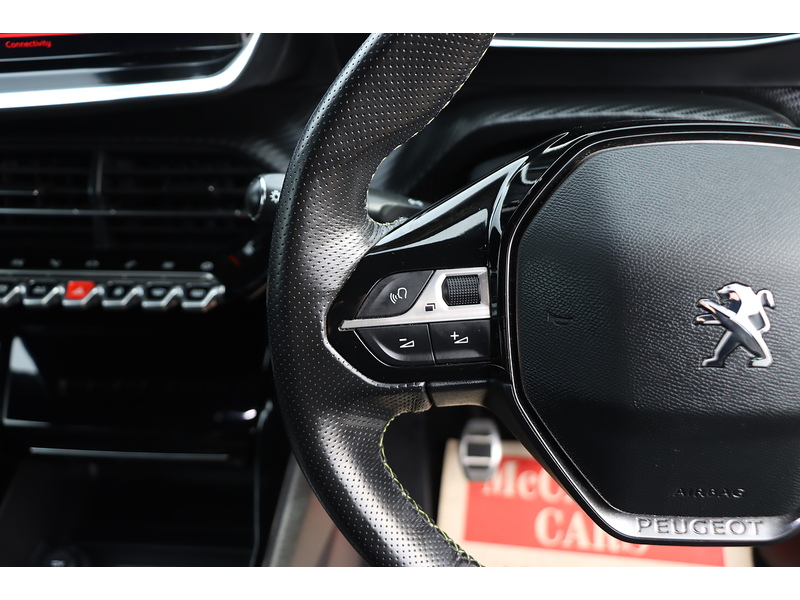 Peugeot 1.2 PURETECH GT LINE SUV 5DR PETROL MANUAL HEATED SEATS SATNAV BLUETOOTH DAB STEREO APPLE CARPLAY REAR CAMERA PARKING AIDS 2 OWNER ONLY 38000 MILES SH 72-74 Mitcham Road