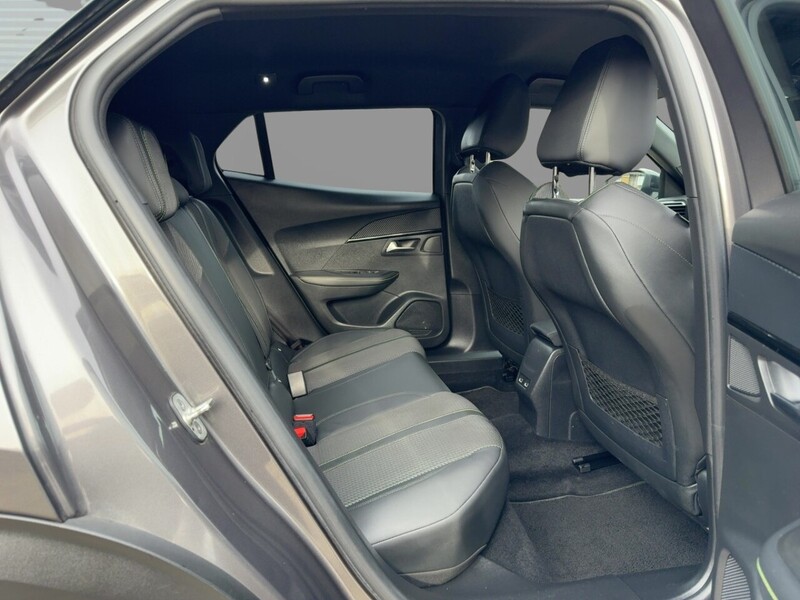 Peugeot 1.2 PURETECH GT LINE SUV 5DR PETROL MANUAL HEATED SEATS SATNAV BLUETOOTH DAB STEREO APPLE CARPLAY REAR CAMERA PARKING AIDS 2 OWNER ONLY 38000 MILES SH 72-74 Mitcham Road