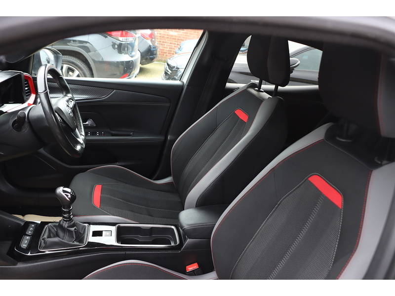 Vauxhall 1.2 TURBO SRI PREMIUM SUV 5DR PETROL MANUAL HEATED SEATS SAT NAV BLUETOOTH DAB STEREO APPLE CARPLAY REAR CAM PARKING AIDS JUST 1 OWNER 62000 MILES FSH 72-74 Mitcham Road