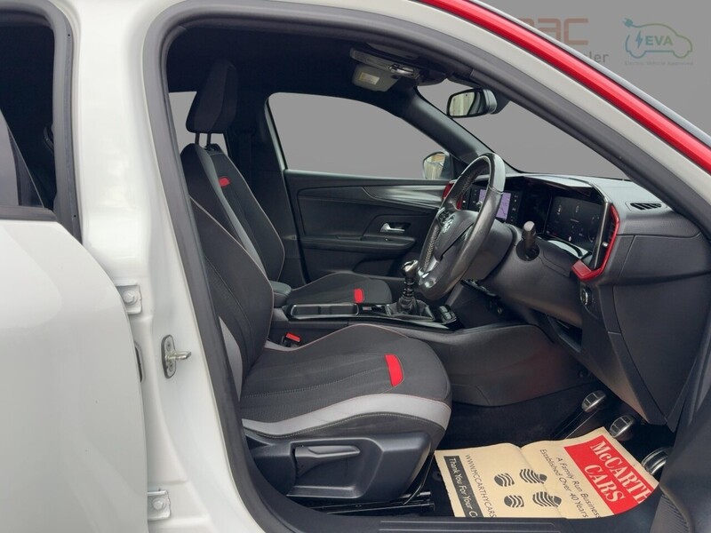 Vauxhall 1.2 TURBO SRI PREMIUM SUV 5DR PETROL MANUAL HEATED SEATS SAT NAV BLUETOOTH DAB STEREO APPLE CARPLAY REAR CAM PARKING AIDS JUST 1 OWNER 62000 MILES FSH 72-74 Mitcham Road