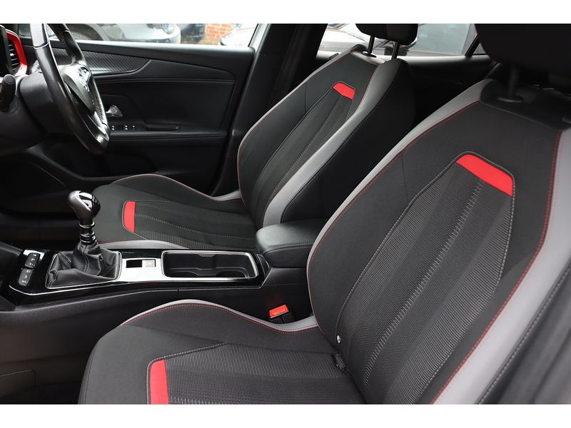 Vauxhall 1.2 TURBO SRI PREMIUM SUV 5DR PETROL MANUAL HEATED SEATS SAT NAV BLUETOOTH DAB STEREO APPLE CARPLAY REAR CAM PARKING AIDS JUST 1 OWNER 62000 MILES FSH 72-74 Mitcham Road