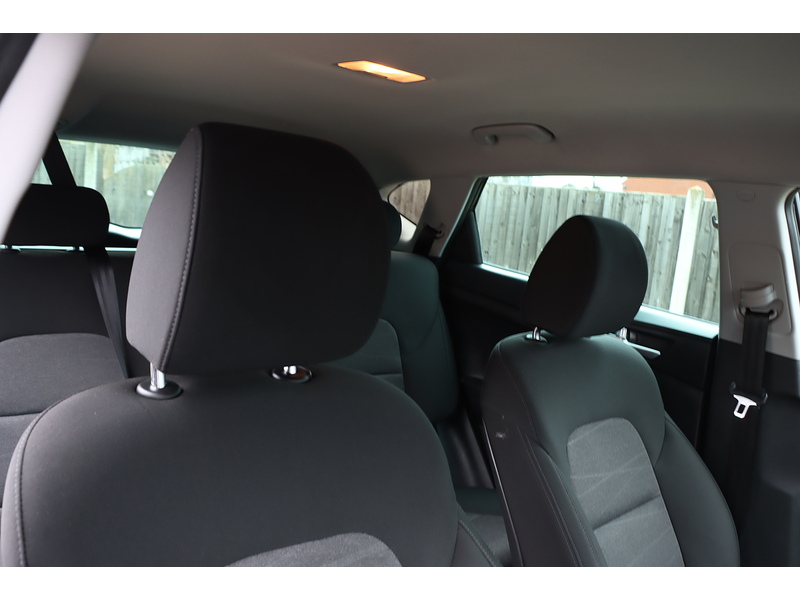 Hyundai 1.6 GDI SE NAV SUV 5DR PETROL MANUAL SAT NAV BLUETOOTH DAB STEREO APPLE CARPLAY REAR CAMERA PARKING AIDS JUST 2 OWNER ONLY 71000 MILES FSH 5 SERVICES 72-74 Mitcham Road