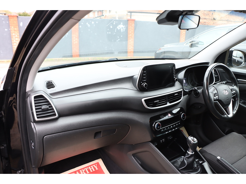 Hyundai 1.6 GDI SE NAV SUV 5DR PETROL MANUAL SAT NAV BLUETOOTH DAB STEREO APPLE CARPLAY REAR CAMERA PARKING AIDS JUST 2 OWNER ONLY 71000 MILES FSH 5 SERVICES 72-74 Mitcham Road