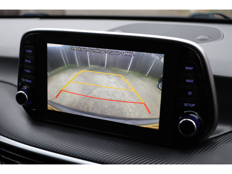 Hyundai 1.6 GDI SE NAV SUV 5DR PETROL MANUAL SAT NAV BLUETOOTH DAB STEREO APPLE CARPLAY REAR CAMERA PARKING AIDS JUST 2 OWNER ONLY 71000 MILES FSH 5 SERVICES 72-74 Mitcham Road