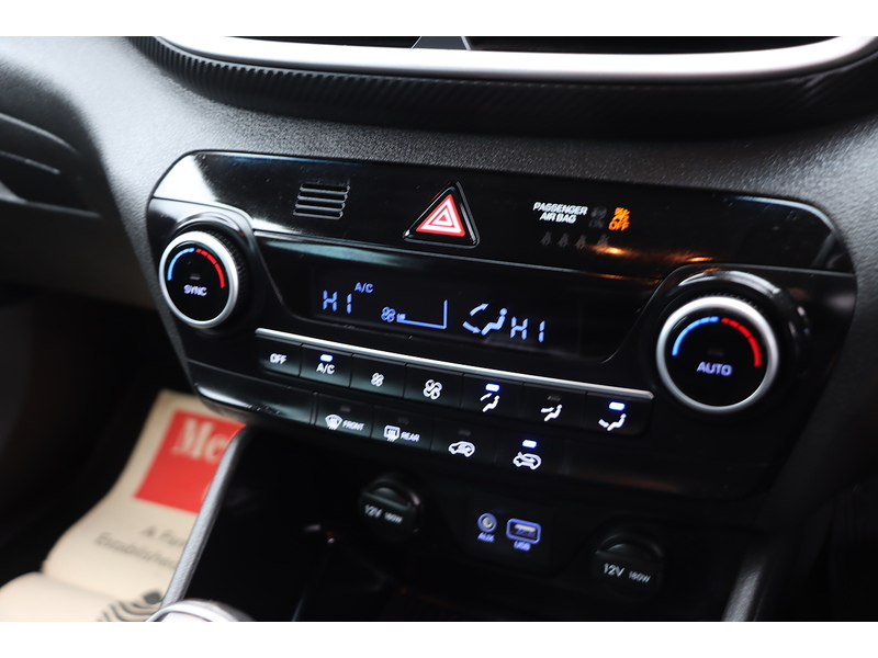 Hyundai 1.6 GDI SE NAV SUV 5DR PETROL MANUAL SAT NAV BLUETOOTH DAB STEREO APPLE CARPLAY REAR CAMERA PARKING AIDS JUST 2 OWNER ONLY 71000 MILES FSH 5 SERVICES 72-74 Mitcham Road