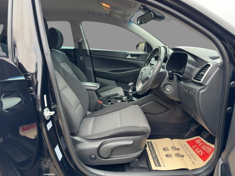 Hyundai 1.6 GDI SE NAV SUV 5DR PETROL MANUAL SAT NAV BLUETOOTH DAB STEREO APPLE CARPLAY REAR CAMERA PARKING AIDS JUST 2 OWNER ONLY 71000 MILES FSH 5 SERVICES 72-74 Mitcham Road