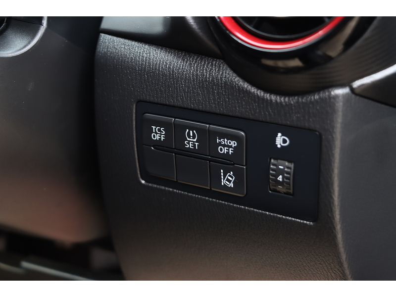 Mazda 2.0 SKYACTIV-G SE-L NAV SUV 5DR PETROL AUTO HEATED SEATS SAT NAV BLUETOOTH DAB STEREO PARKING AIDS 1 OWNER FROM NEW ONLY 16000 MILES SH NO ULEZ CHARGE 72-74 Mitcham Road