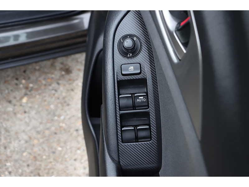 Mazda 2.0 SKYACTIV-G SE-L NAV SUV 5DR PETROL AUTO HEATED SEATS SAT NAV BLUETOOTH DAB STEREO PARKING AIDS 1 OWNER FROM NEW ONLY 16000 MILES SH NO ULEZ CHARGE 72-74 Mitcham Road