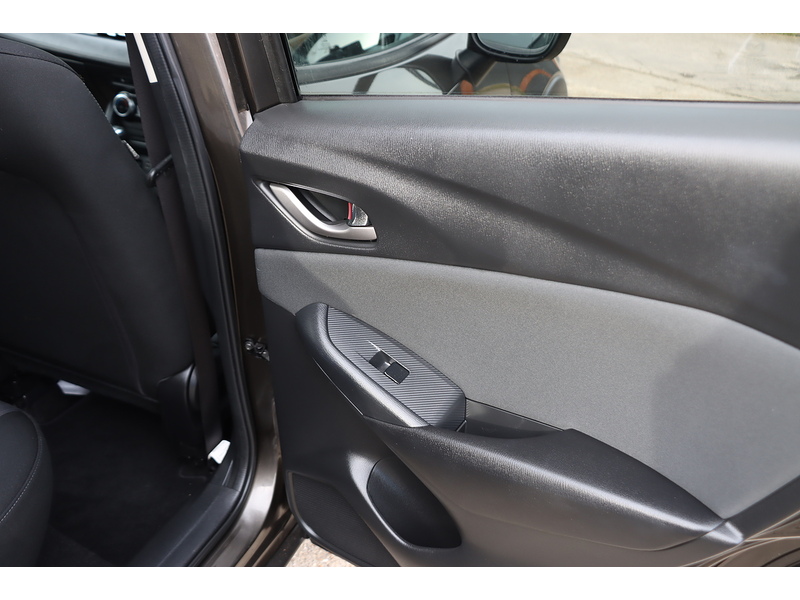 Mazda 2.0 SKYACTIV-G SE-L NAV SUV 5DR PETROL AUTO HEATED SEATS SAT NAV BLUETOOTH DAB STEREO PARKING AIDS 1 OWNER FROM NEW ONLY 16000 MILES SH NO ULEZ CHARGE 72-74 Mitcham Road