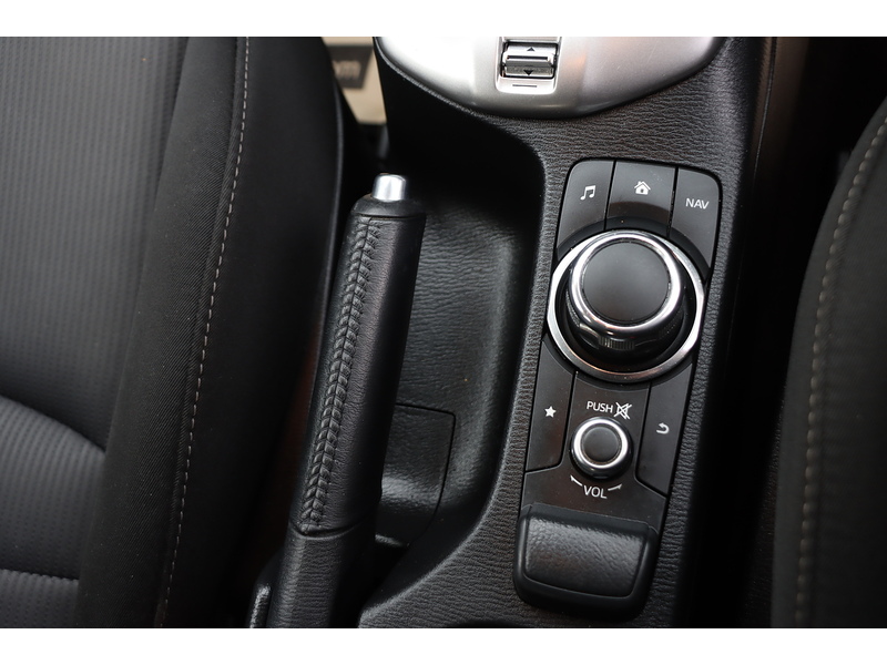 Mazda 2.0 SKYACTIV-G SE-L NAV SUV 5DR PETROL AUTO HEATED SEATS SAT NAV BLUETOOTH DAB STEREO PARKING AIDS 1 OWNER FROM NEW ONLY 16000 MILES SH NO ULEZ CHARGE 72-74 Mitcham Road