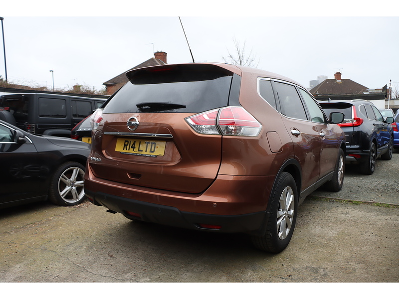 Nissan 1.6 ACENTA SUV PETROL MANUAL PANORAMIC SUNROOF BLUETOOTH STEREO CD PLAYER PARKING AIDS JUST 2 OWNERS SAME OWNER FOR 4 YEARS ONLY 58000 MILES FSH 72-74 Mitcham Road