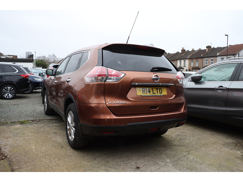 Nissan 1.6 ACENTA SUV PETROL MANUAL PANORAMIC SUNROOF BLUETOOTH STEREO CD PLAYER PARKING AIDS JUST 2 OWNERS SAME OWNER FOR 4 YEARS ONLY 58000 MILES FSH 72-74 Mitcham Road