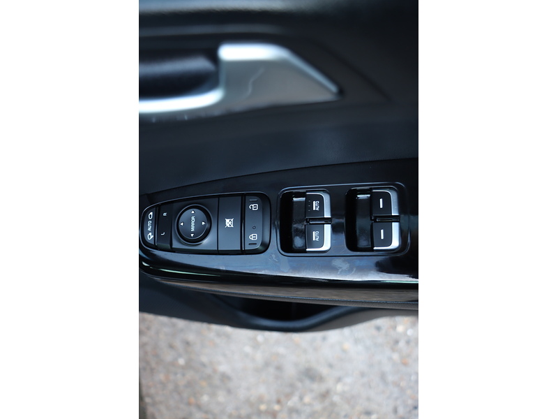 Kia 1.6 T-GDI GT-LINE S SUV 5DR PETROL DCT AWD AUTO SUNROOF HEATED SEATS SATNAV APPLE CARPLAY REAR & 360 CAMERA PARKING AIDS JUST 2 OWNERS 46000 MILES FSH 72-74 Mitcham Road