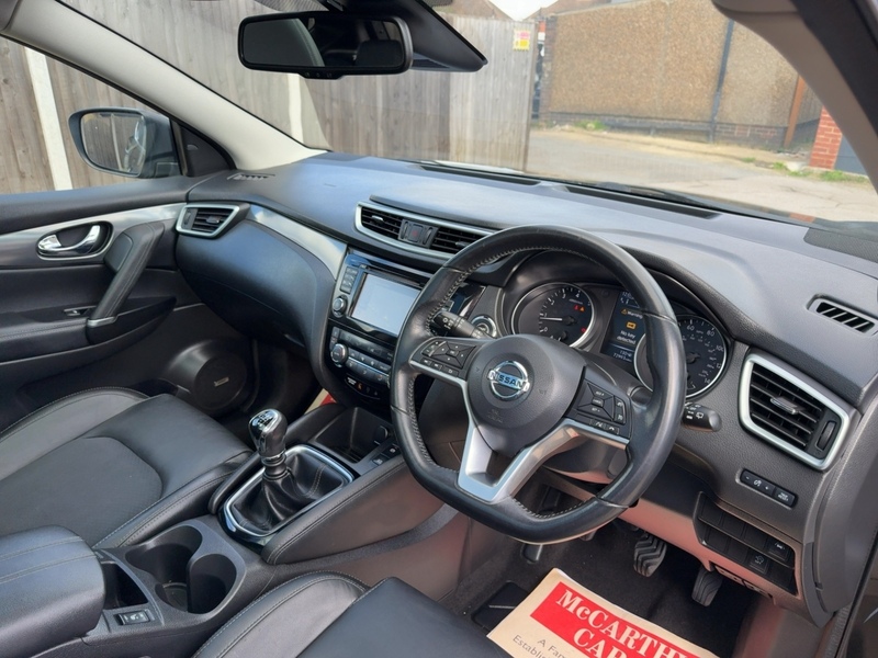 Nissan 1.2 DIG-T TEKNA SUV 5DR PETROL MANUAL PAN ROOF HEATED SEATS SATNAV BLUETOOTH DAB RADIO APPLE CARPLAY REAR CAMERA PARKING AIDS 2 OWNERS 72000 MILES FSH 72-74 Mitcham Road