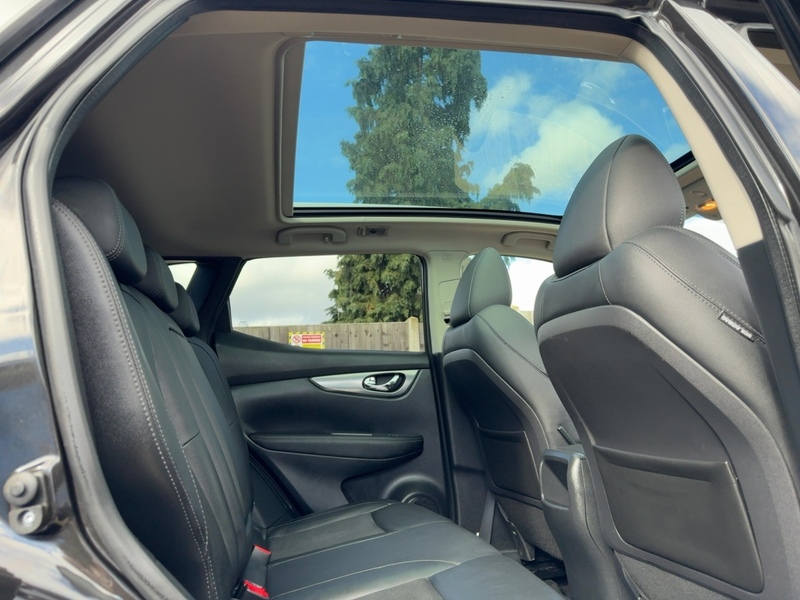 Nissan 1.2 DIG-T TEKNA SUV 5DR PETROL MANUAL PAN ROOF HEATED SEATS SATNAV BLUETOOTH DAB RADIO APPLE CARPLAY REAR CAMERA PARKING AIDS 2 OWNERS 72000 MILES FSH 72-74 Mitcham Road