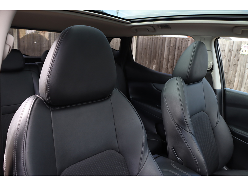 Nissan 1.2 DIG-T TEKNA SUV 5DR PETROL MANUAL PAN ROOF HEATED SEATS SATNAV BLUETOOTH DAB RADIO APPLE CARPLAY REAR CAMERA PARKING AIDS 2 OWNERS 72000 MILES FSH 72-74 Mitcham Road