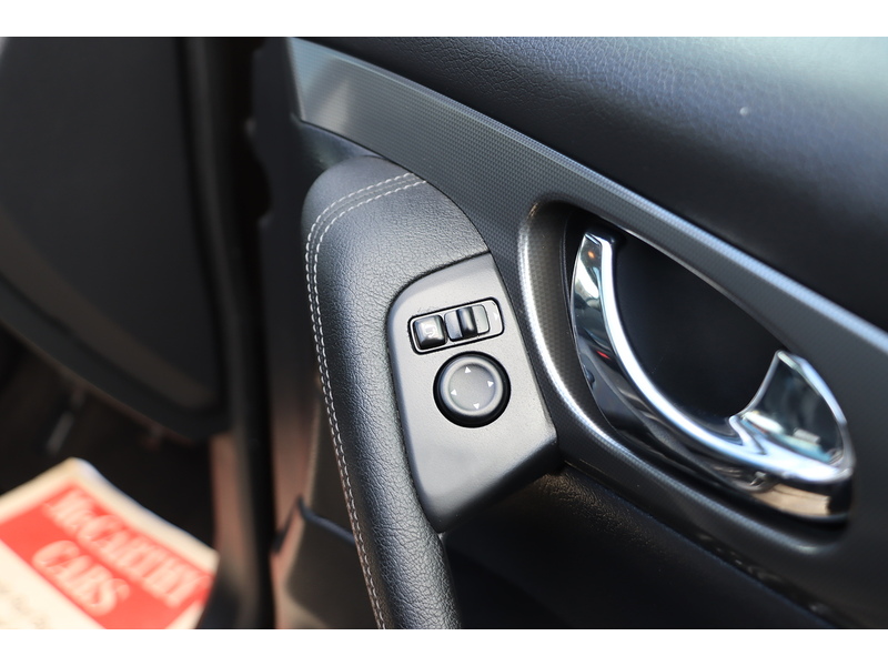 Nissan 1.2 DIG-T TEKNA SUV 5DR PETROL MANUAL PAN ROOF HEATED SEATS SATNAV BLUETOOTH DAB RADIO APPLE CARPLAY REAR CAMERA PARKING AIDS 2 OWNERS 72000 MILES FSH 72-74 Mitcham Road