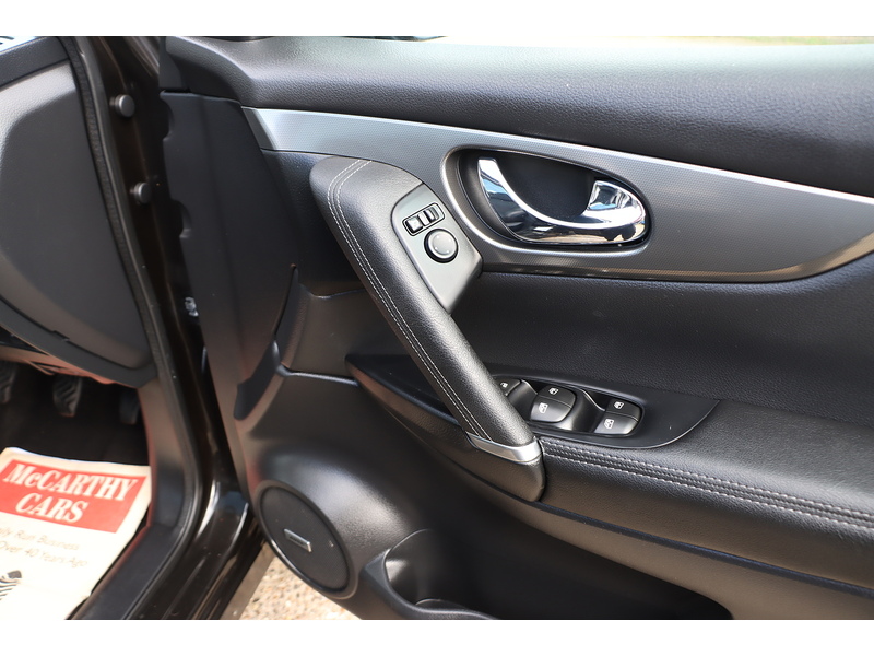 Nissan 1.2 DIG-T TEKNA SUV 5DR PETROL MANUAL PAN ROOF HEATED SEATS SATNAV BLUETOOTH DAB RADIO APPLE CARPLAY REAR CAMERA PARKING AIDS 2 OWNERS 72000 MILES FSH 72-74 Mitcham Road