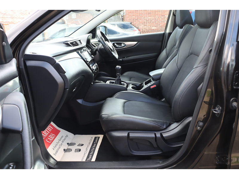 Nissan 1.2 DIG-T TEKNA SUV 5DR PETROL MANUAL PAN ROOF HEATED SEATS SATNAV BLUETOOTH DAB RADIO APPLE CARPLAY REAR CAMERA PARKING AIDS 2 OWNERS 72000 MILES FSH 72-74 Mitcham Road