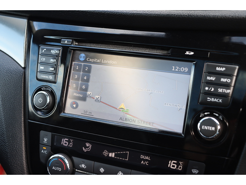 Nissan 1.2 DIG-T TEKNA SUV 5DR PETROL MANUAL PAN ROOF HEATED SEATS SATNAV BLUETOOTH DAB RADIO APPLE CARPLAY REAR CAMERA PARKING AIDS 2 OWNERS 72000 MILES FSH 72-74 Mitcham Road