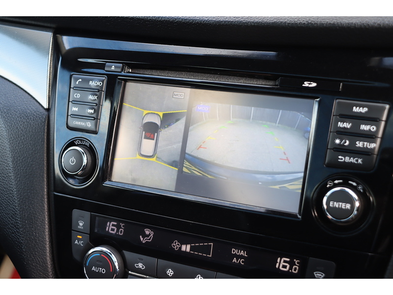 Nissan 1.2 DIG-T TEKNA SUV 5DR PETROL MANUAL PAN ROOF HEATED SEATS SATNAV BLUETOOTH DAB RADIO APPLE CARPLAY REAR CAMERA PARKING AIDS 2 OWNERS 72000 MILES FSH 72-74 Mitcham Road