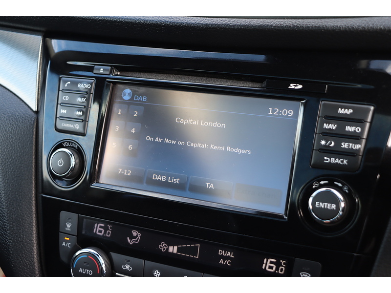 Nissan 1.2 DIG-T TEKNA SUV 5DR PETROL MANUAL PAN ROOF HEATED SEATS SATNAV BLUETOOTH DAB RADIO APPLE CARPLAY REAR CAMERA PARKING AIDS 2 OWNERS 72000 MILES FSH 72-74 Mitcham Road