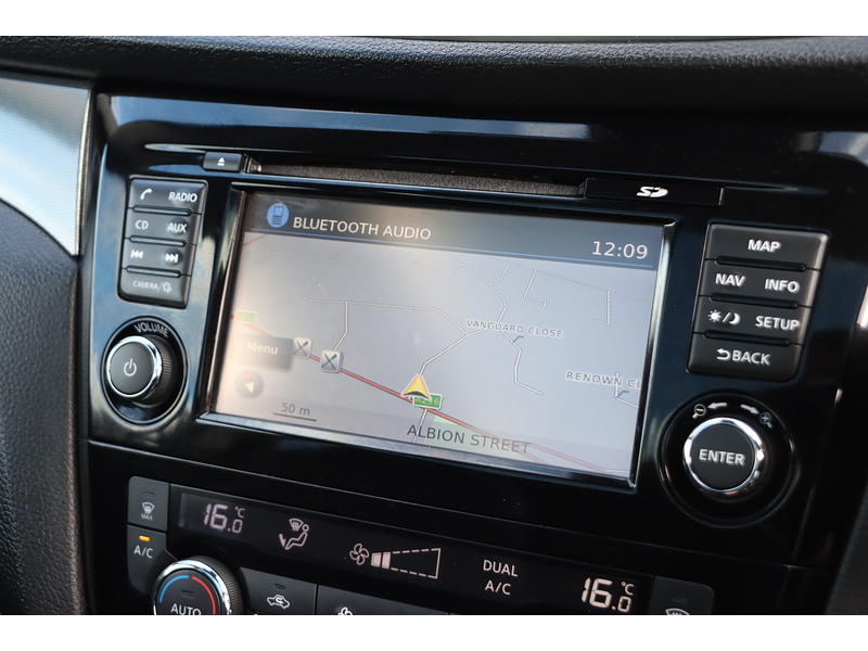 Nissan 1.2 DIG-T TEKNA SUV 5DR PETROL MANUAL PAN ROOF HEATED SEATS SATNAV BLUETOOTH DAB RADIO APPLE CARPLAY REAR CAMERA PARKING AIDS 2 OWNERS 72000 MILES FSH 72-74 Mitcham Road