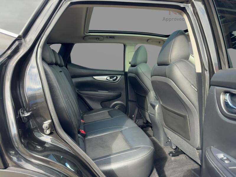 Nissan 1.2 DIG-T TEKNA SUV 5DR PETROL MANUAL PAN ROOF HEATED SEATS SATNAV BLUETOOTH DAB RADIO APPLE CARPLAY REAR CAMERA PARKING AIDS 2 OWNERS 72000 MILES FSH 72-74 Mitcham Road