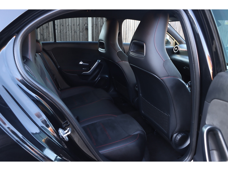 Mercedes-Benz A200 1.3 AMG LINE HATCHBACK 5DR PETROL 7G-DCT AUTO SAT NAV BLUETOOTH DAB STEREO REAR CAMERA JUST 2 OWNERS SAME OWNER FOR 4 YEARS ONLY 70000 MILES SH 72-74 Mitcham Road