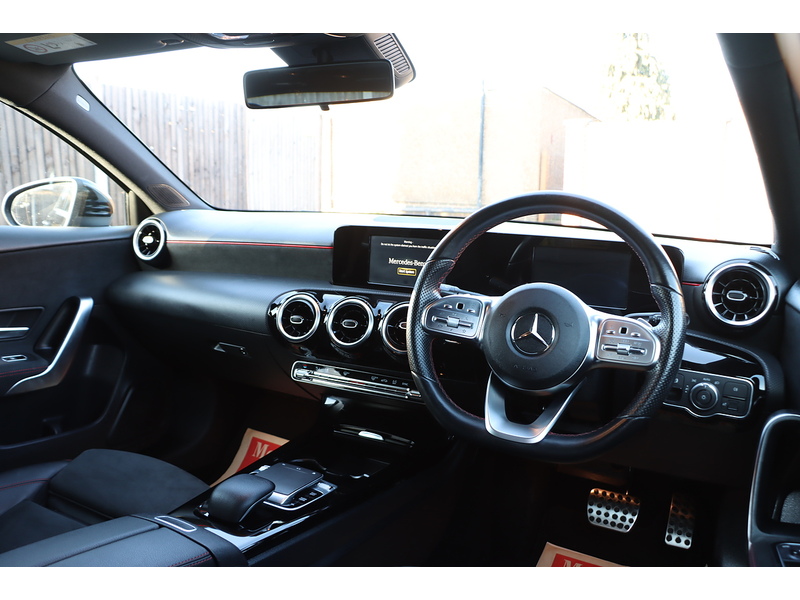 Mercedes-Benz A200 1.3 AMG LINE HATCHBACK 5DR PETROL 7G-DCT AUTO SAT NAV BLUETOOTH DAB STEREO REAR CAMERA JUST 2 OWNERS SAME OWNER FOR 4 YEARS ONLY 70000 MILES SH 72-74 Mitcham Road