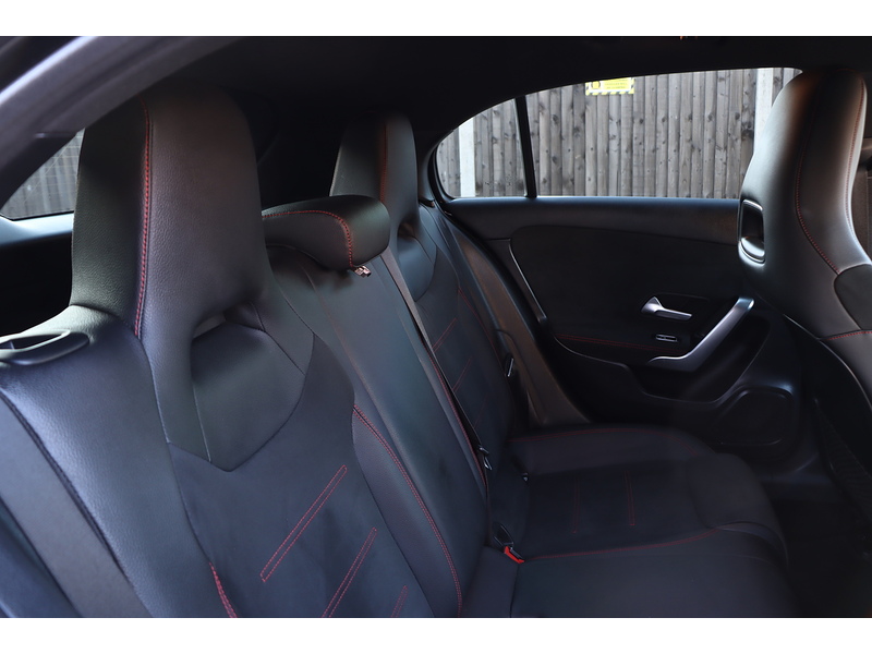Mercedes-Benz A200 1.3 AMG LINE HATCHBACK 5DR PETROL 7G-DCT AUTO SAT NAV BLUETOOTH DAB STEREO REAR CAMERA JUST 2 OWNERS SAME OWNER FOR 4 YEARS ONLY 70000 MILES SH 72-74 Mitcham Road