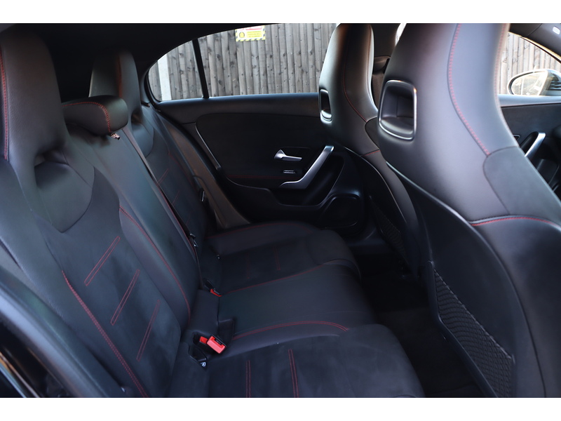Mercedes-Benz A200 1.3 AMG LINE HATCHBACK 5DR PETROL 7G-DCT AUTO SAT NAV BLUETOOTH DAB STEREO REAR CAMERA JUST 2 OWNERS SAME OWNER FOR 4 YEARS ONLY 70000 MILES SH 72-74 Mitcham Road