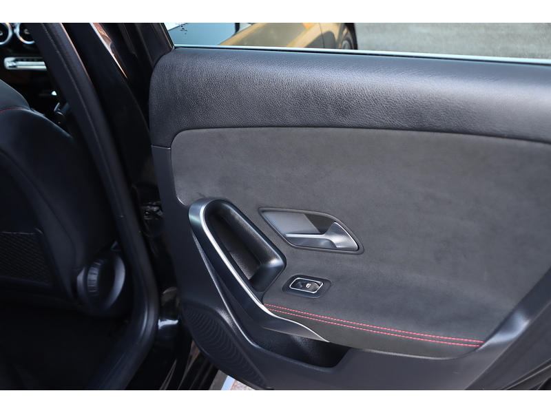 Mercedes-Benz A200 1.3 AMG LINE HATCHBACK 5DR PETROL 7G-DCT AUTO SAT NAV BLUETOOTH DAB STEREO REAR CAMERA JUST 2 OWNERS SAME OWNER FOR 4 YEARS ONLY 70000 MILES SH 72-74 Mitcham Road