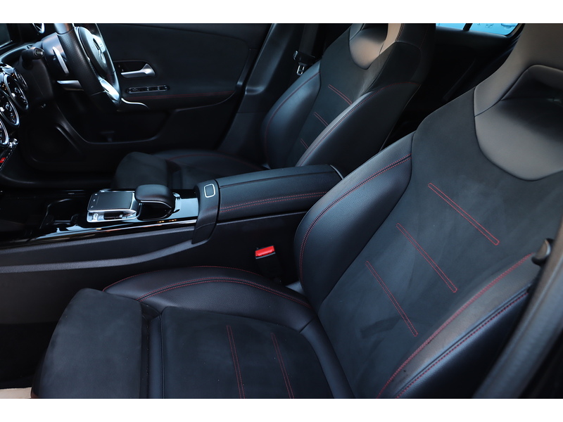 Mercedes-Benz A200 1.3 AMG LINE HATCHBACK 5DR PETROL 7G-DCT AUTO SAT NAV BLUETOOTH DAB STEREO REAR CAMERA JUST 2 OWNERS SAME OWNER FOR 4 YEARS ONLY 70000 MILES SH 72-74 Mitcham Road