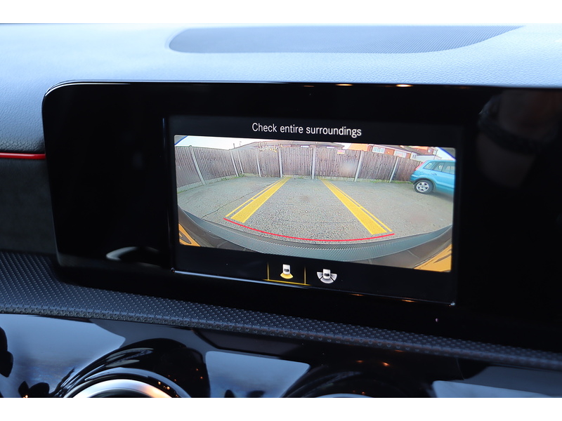 Mercedes-Benz A200 1.3 AMG LINE HATCHBACK 5DR PETROL 7G-DCT AUTO SAT NAV BLUETOOTH DAB STEREO REAR CAMERA JUST 2 OWNERS SAME OWNER FOR 4 YEARS ONLY 70000 MILES SH 72-74 Mitcham Road