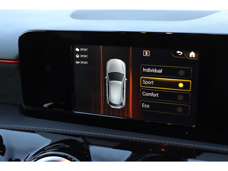 Mercedes-Benz A200 1.3 AMG LINE HATCHBACK 5DR PETROL 7G-DCT AUTO SAT NAV BLUETOOTH DAB STEREO REAR CAMERA JUST 2 OWNERS SAME OWNER FOR 4 YEARS ONLY 70000 MILES SH 72-74 Mitcham Road