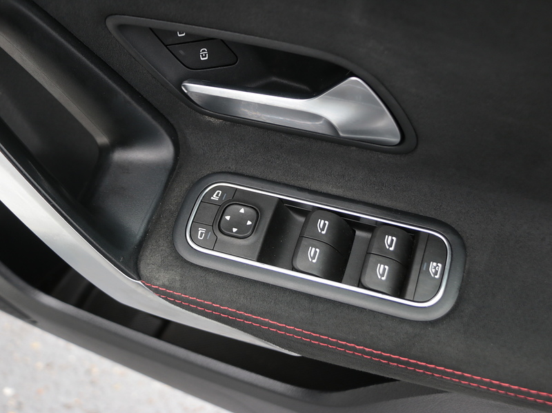 Mercedes-Benz A180 1.3 AMG LINE HATCHBACK 5DR PETROL 7G-DCT AUTO SAT NAV BLUETOOTH DAB STEREO REAR CAMERA JUST 2 OWNERS SAME OWNER FOR 3 YEARS ONLY 64000 MILES SH 72-74 Mitcham Road