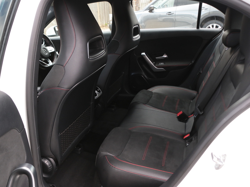 Mercedes-Benz A180 1.3 AMG LINE HATCHBACK 5DR PETROL 7G-DCT AUTO SAT NAV BLUETOOTH DAB STEREO REAR CAMERA JUST 2 OWNERS SAME OWNER FOR 3 YEARS ONLY 64000 MILES SH 72-74 Mitcham Road