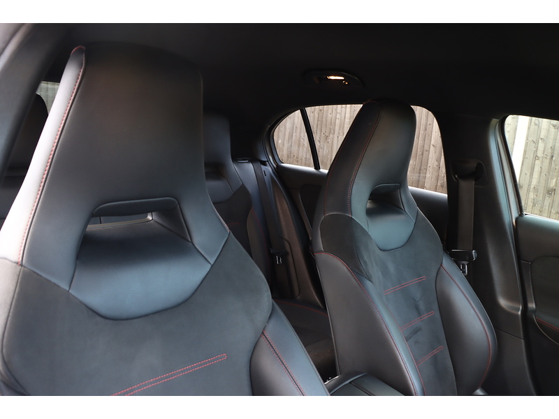 Mercedes-Benz A180 1.3 AMG LINE HATCHBACK 5DR PETROL 7G-DCT AUTO HEATED SEATS SATNAV BLUETOOTH DAB RADIO REAR CAMERA PARKING AIDS ONLY 52000 MILES SH NO ULEZ CHARGE 72-74 Mitcham Road