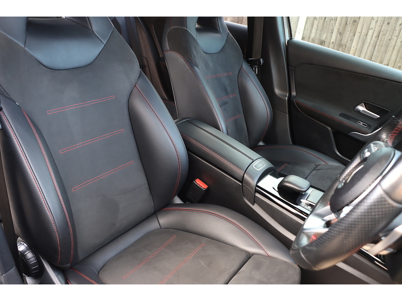 Mercedes-Benz A180 1.3 AMG LINE HATCHBACK 5DR PETROL 7G-DCT AUTO HEATED SEATS SATNAV BLUETOOTH DAB RADIO REAR CAMERA PARKING AIDS ONLY 52000 MILES SH NO ULEZ CHARGE 72-74 Mitcham Road