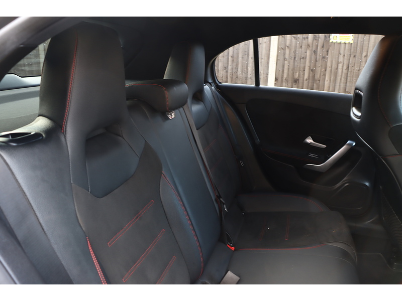 Mercedes-Benz A180 1.3 AMG LINE HATCHBACK 5DR PETROL 7G-DCT AUTO HEATED SEATS SATNAV BLUETOOTH DAB RADIO REAR CAMERA PARKING AIDS ONLY 52000 MILES SH NO ULEZ CHARGE 72-74 Mitcham Road