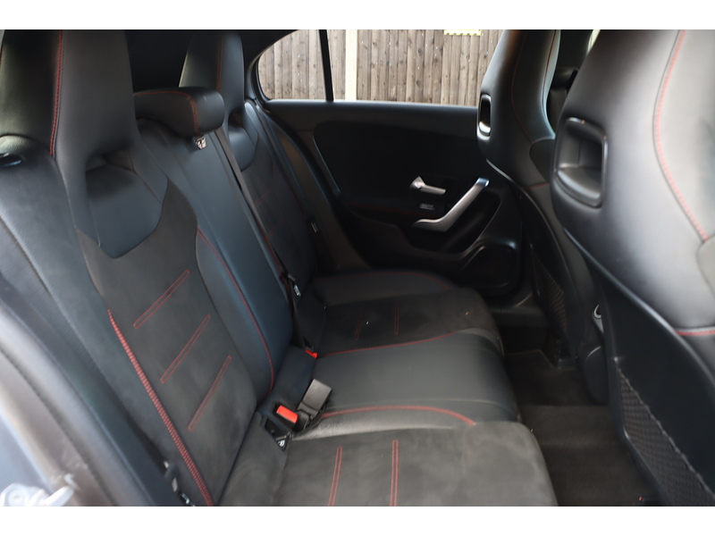 Mercedes-Benz A180 1.3 AMG LINE HATCHBACK 5DR PETROL 7G-DCT AUTO HEATED SEATS SATNAV BLUETOOTH DAB RADIO REAR CAMERA PARKING AIDS ONLY 52000 MILES SH NO ULEZ CHARGE 72-74 Mitcham Road