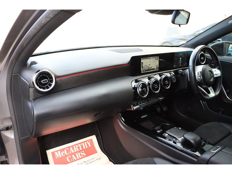Mercedes-Benz A180 1.3 AMG LINE HATCHBACK 5DR PETROL 7G-DCT AUTO HEATED SEATS SATNAV BLUETOOTH DAB RADIO REAR CAMERA PARKING AIDS ONLY 52000 MILES SH NO ULEZ CHARGE 72-74 Mitcham Road