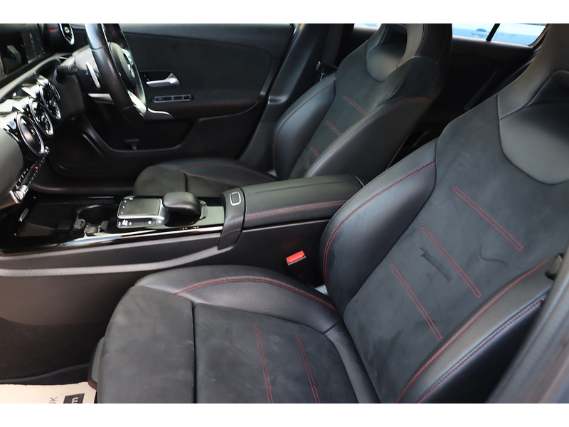 Mercedes-Benz A180 1.3 AMG LINE HATCHBACK 5DR PETROL 7G-DCT AUTO HEATED SEATS SATNAV BLUETOOTH DAB RADIO REAR CAMERA PARKING AIDS ONLY 52000 MILES SH NO ULEZ CHARGE 72-74 Mitcham Road