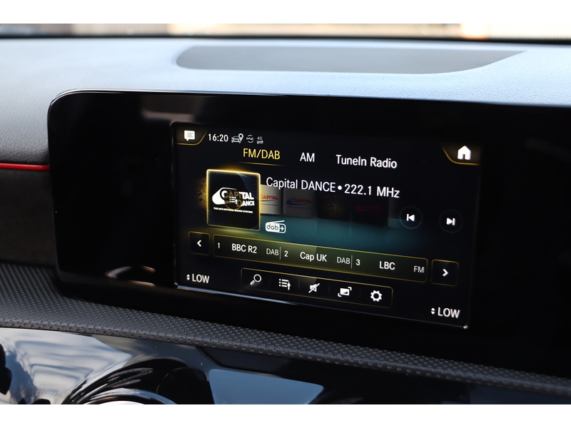 Mercedes-Benz A180 1.3 AMG LINE HATCHBACK 5DR PETROL 7G-DCT AUTO HEATED SEATS SATNAV BLUETOOTH DAB RADIO REAR CAMERA PARKING AIDS ONLY 52000 MILES SH NO ULEZ CHARGE 72-74 Mitcham Road