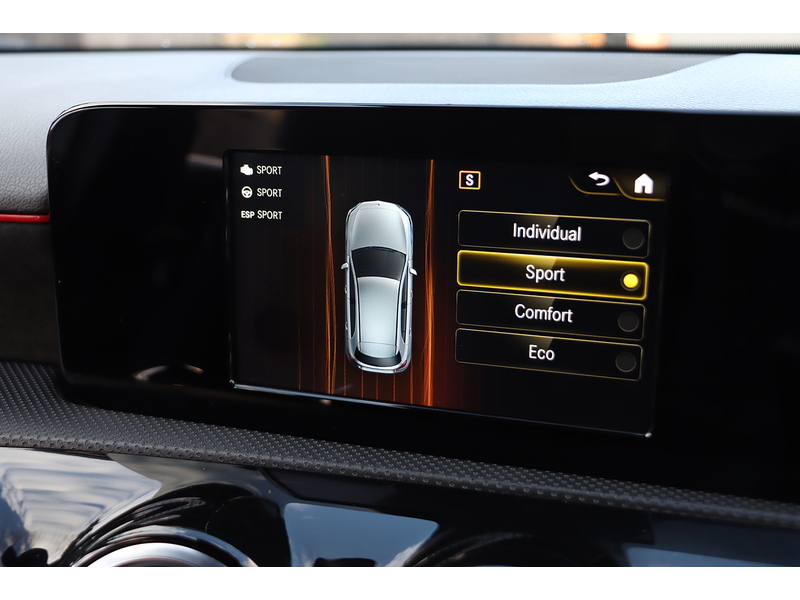 Mercedes-Benz A180 1.3 AMG LINE HATCHBACK 5DR PETROL 7G-DCT AUTO HEATED SEATS SATNAV BLUETOOTH DAB RADIO REAR CAMERA PARKING AIDS ONLY 52000 MILES SH NO ULEZ CHARGE 72-74 Mitcham Road